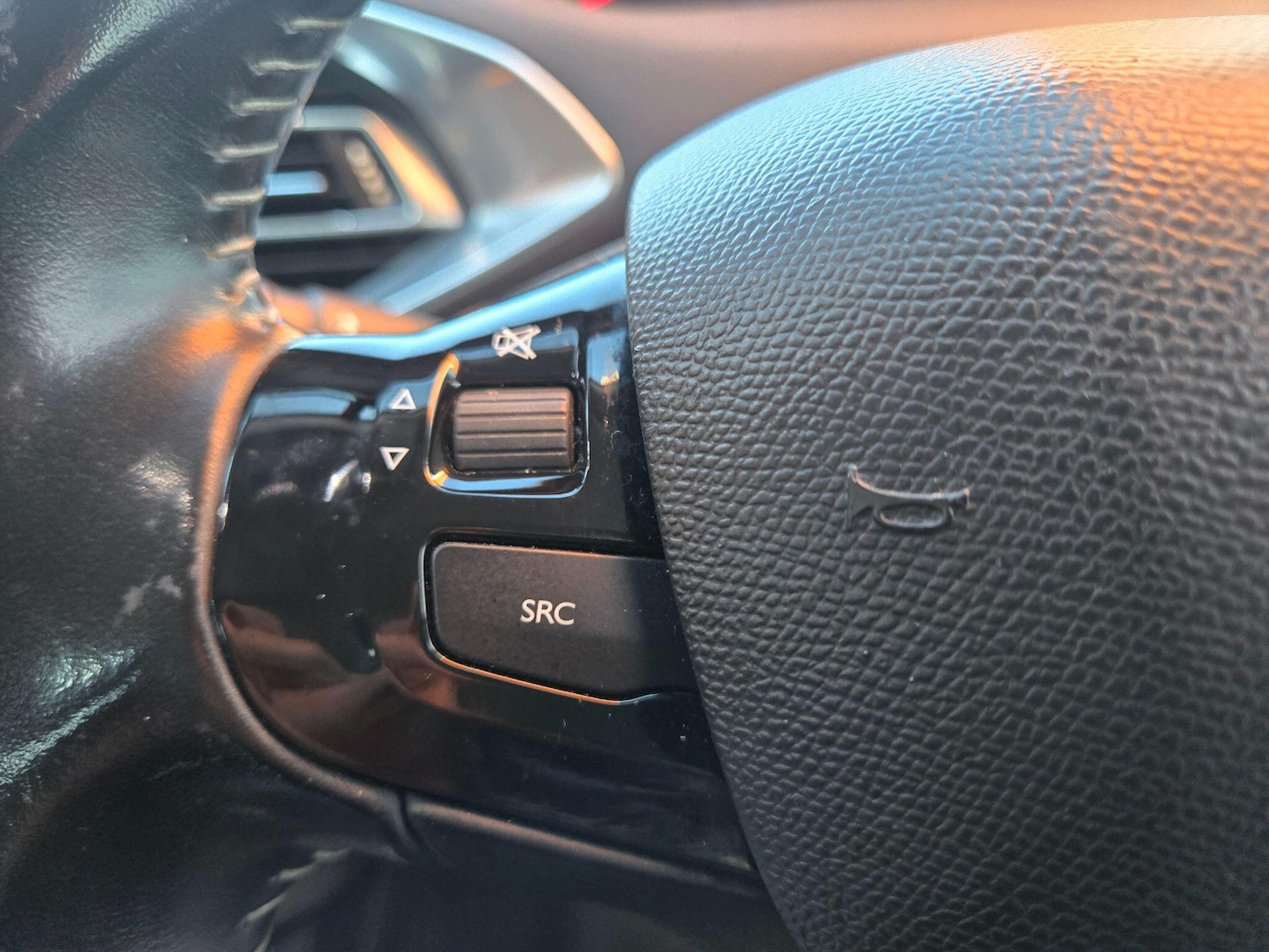 Used Peugeot 308 2015 for sale - 76997782: Photo 20