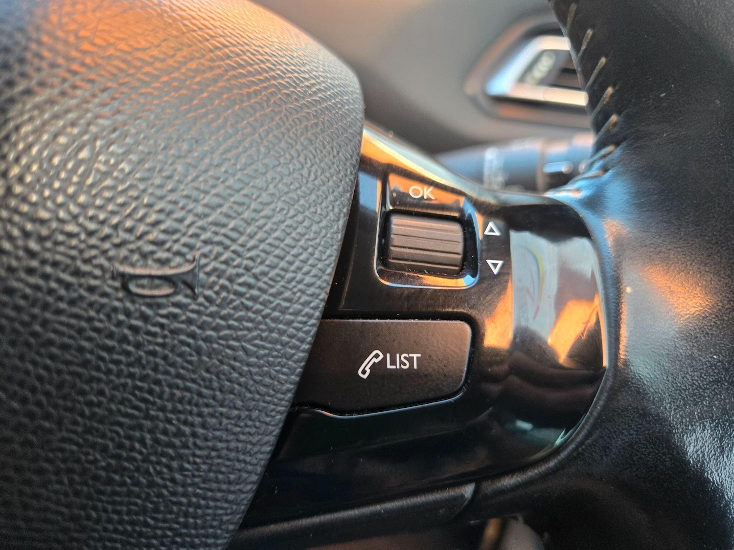 Used Peugeot 308 2015 for sale - 76997782: Photo 21