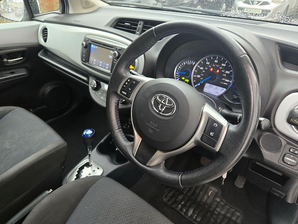 Used Toyota Yaris 2013 for sale - 76326994: Photo 25