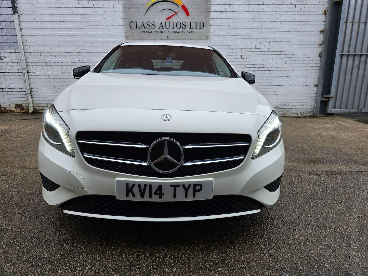 Used Mercedes-Benz A-Class 2014 for sale - 77144393: Photo 2