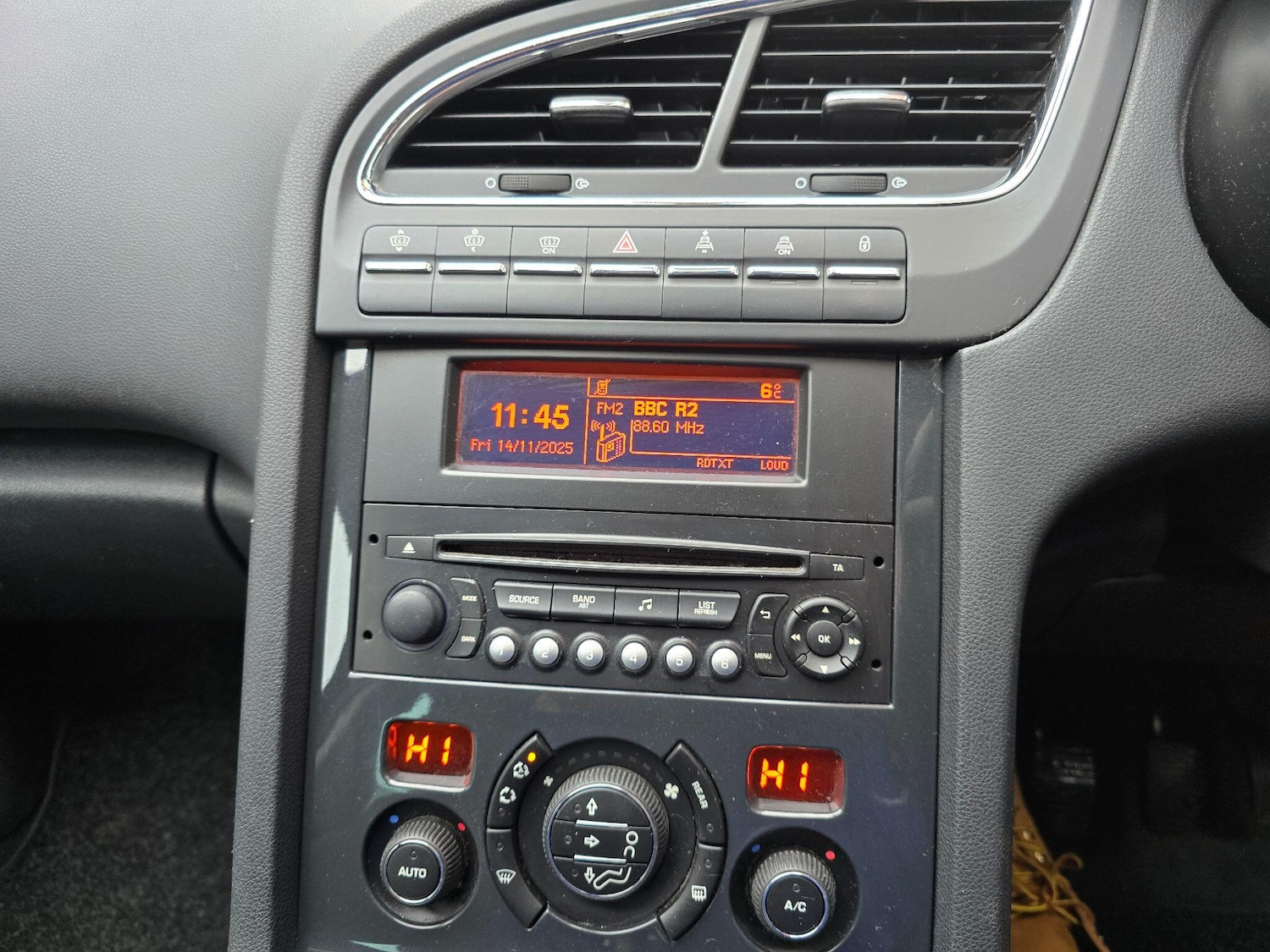 Used Peugeot 5008 2014 for sale - 76584487: Photo 21