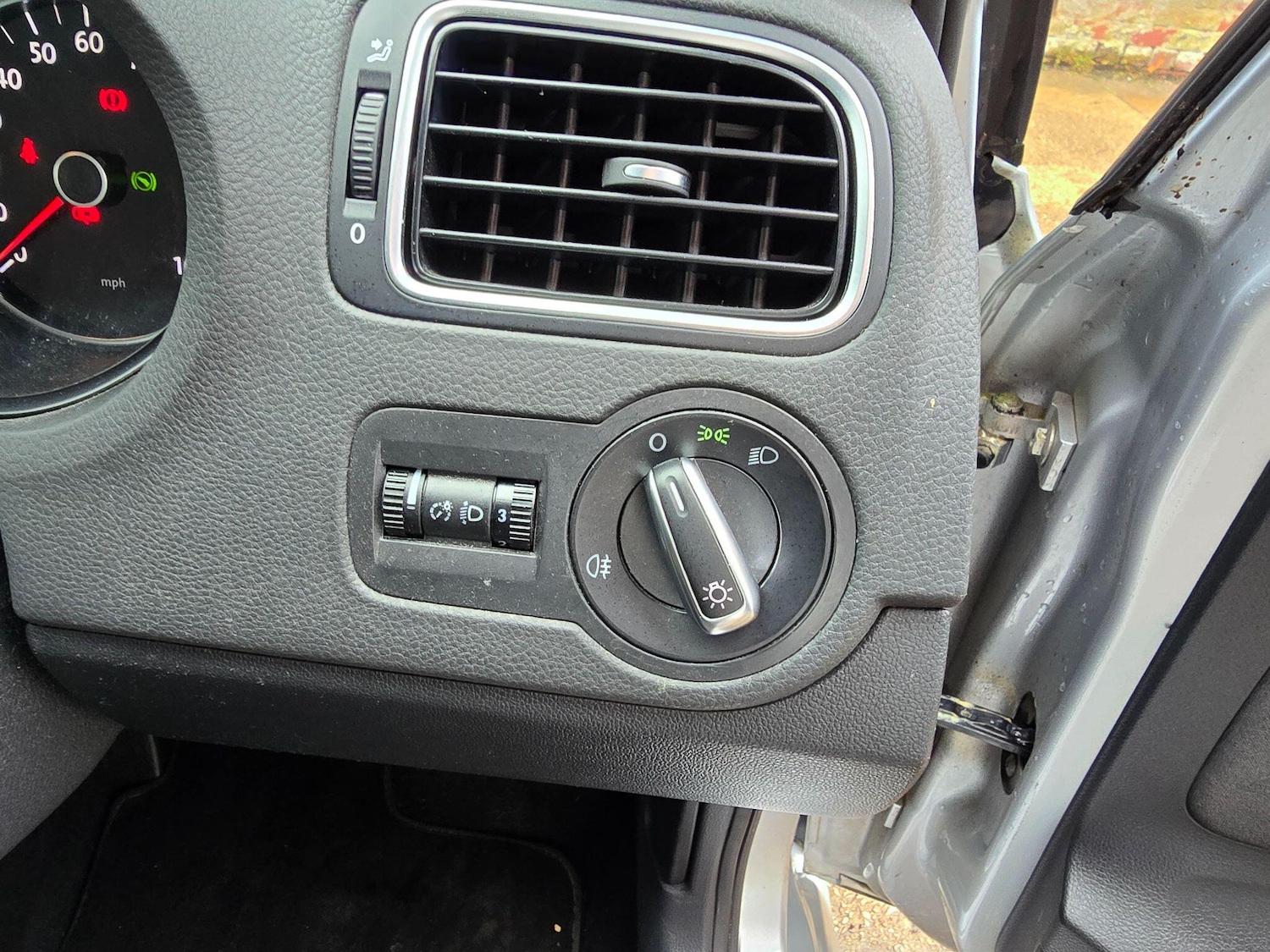 Used Volkswagen Polo 2011 for sale - 76138228: Photo 15