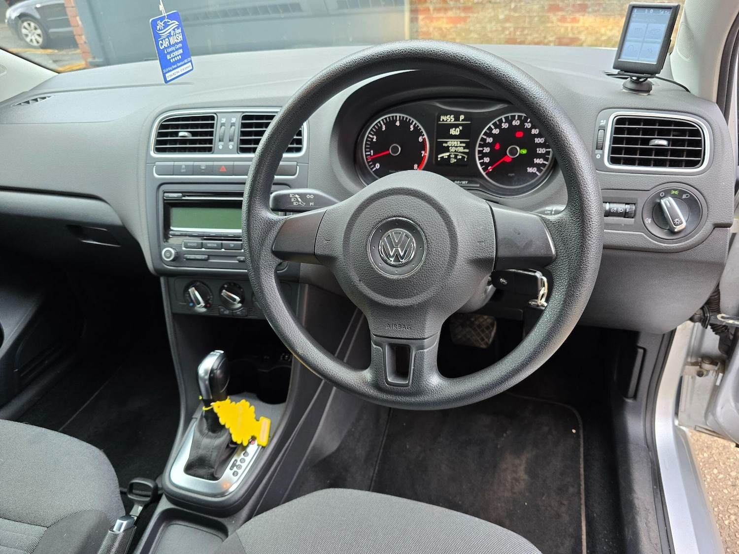 Used Volkswagen Polo 2011 for sale - 76138228: Photo 24