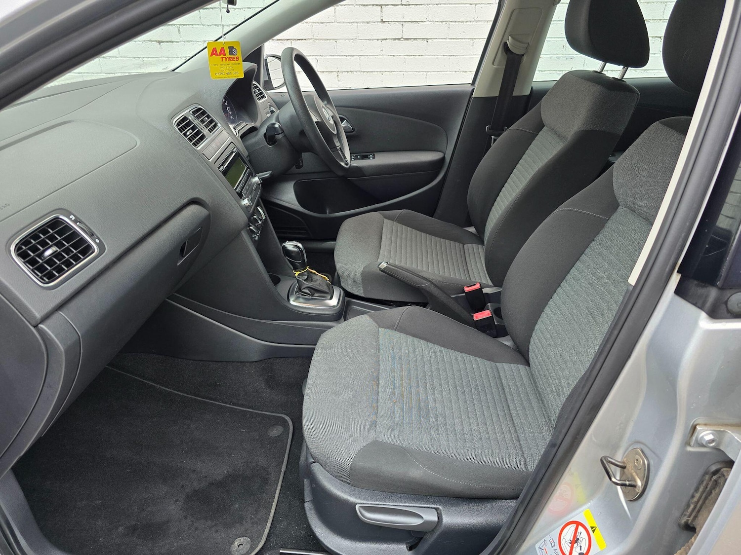 Used Volkswagen Polo 2011 for sale - 76138228: Photo 25