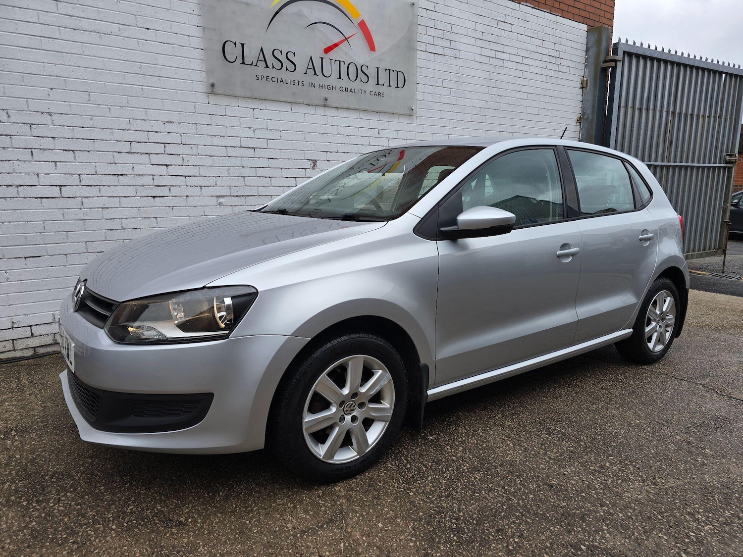 Used Volkswagen Polo 2011 for sale - 76138228: Photo 4