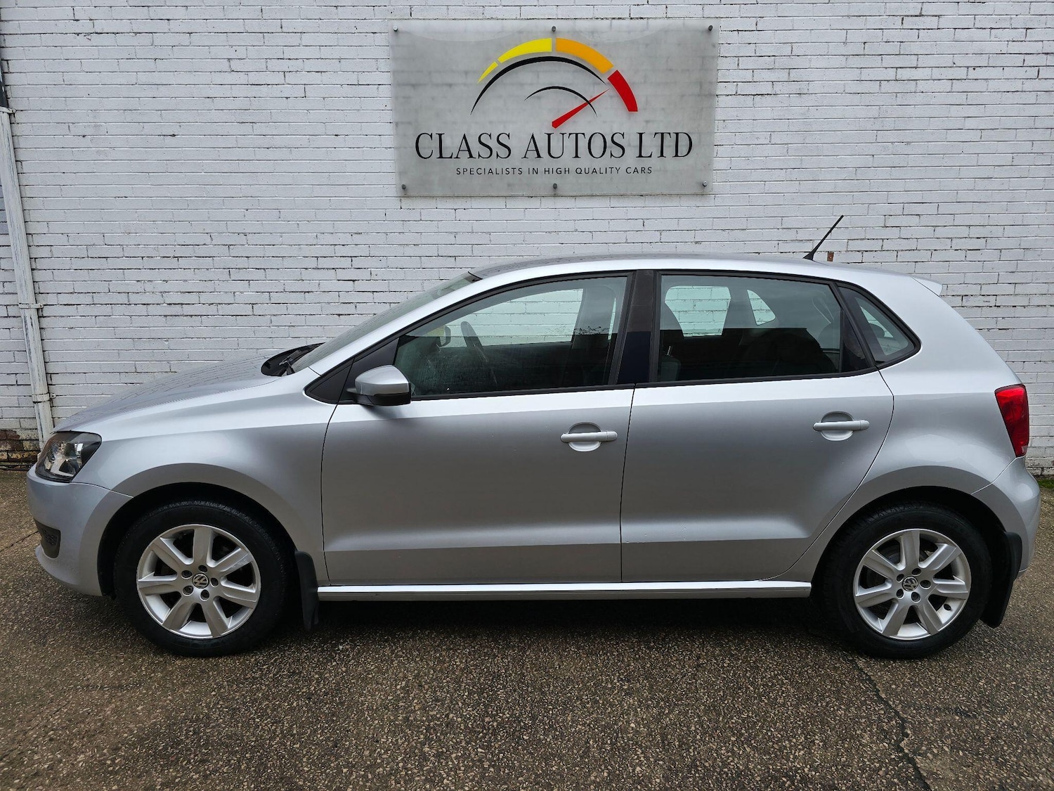 Used Volkswagen Polo 2011 for sale - 76138228: Photo 8