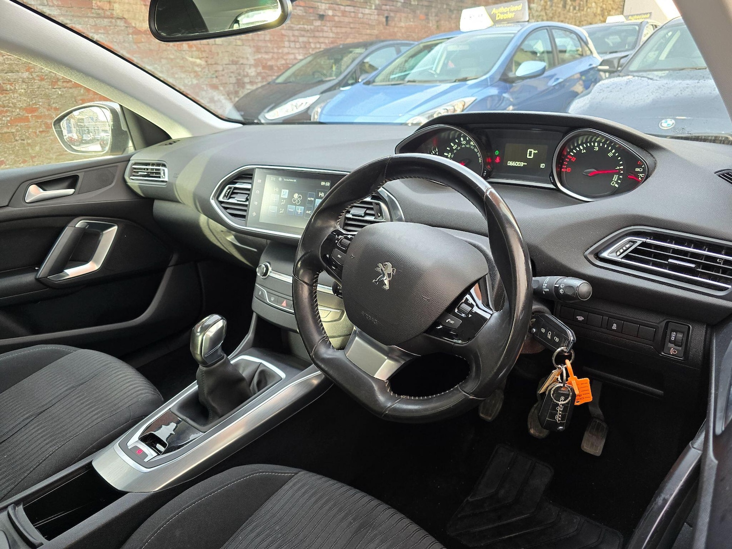 Used Peugeot 308 2015 for sale - 77016532: Photo 12