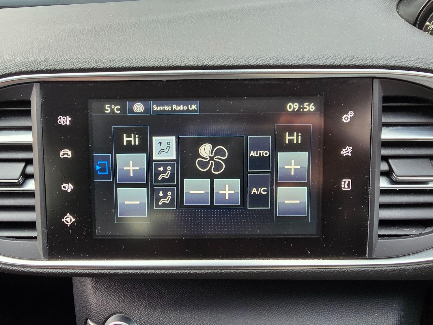 Used Peugeot 308 2015 for sale - 77016532: Photo 16