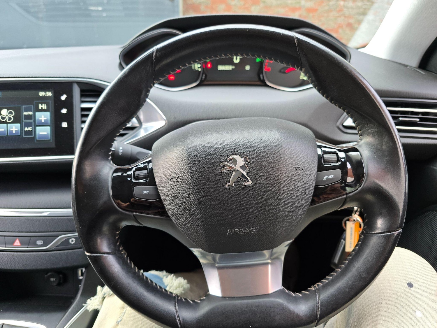 Used Peugeot 308 2015 for sale - 77016532: Photo 23