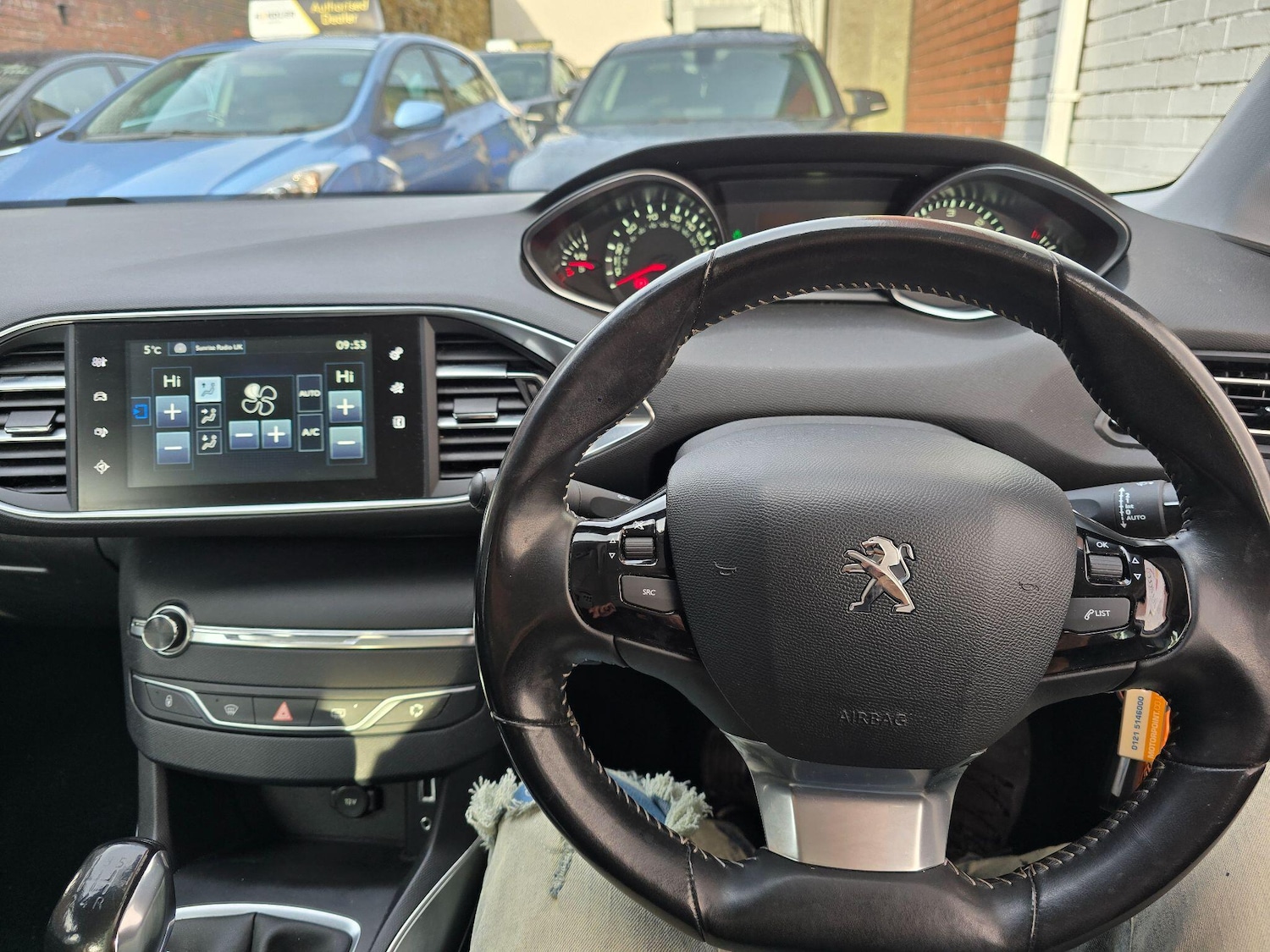 Used Peugeot 308 2015 for sale - 77016532: Photo 24