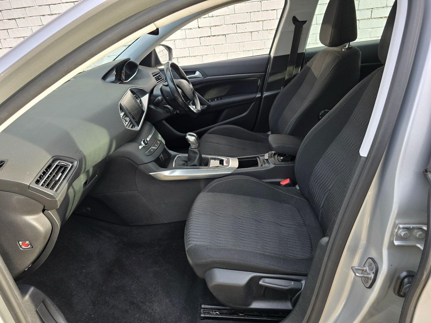 Used Peugeot 308 2015 for sale - 77016532: Photo 25