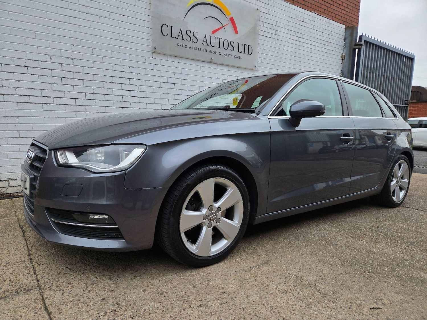 Used Audi A3 2014 for sale - 76214659: Photo 4