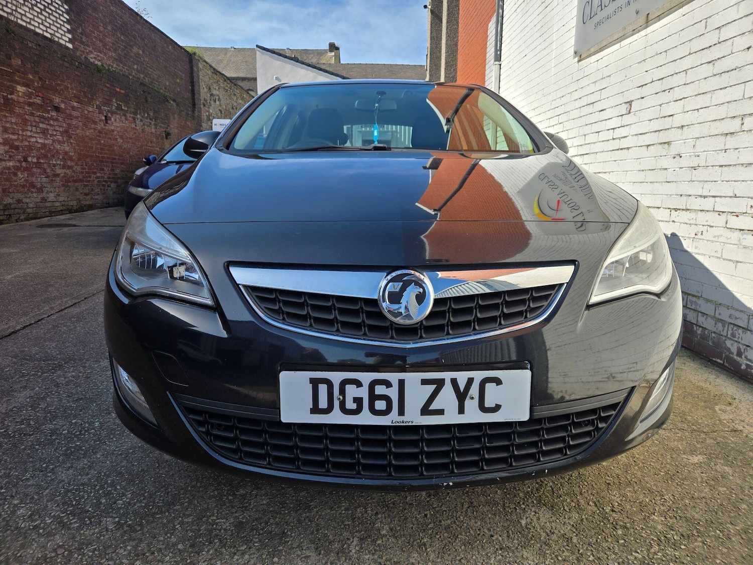 Used Vauxhall Astra 2011 for sale - 78170291: Photo 2