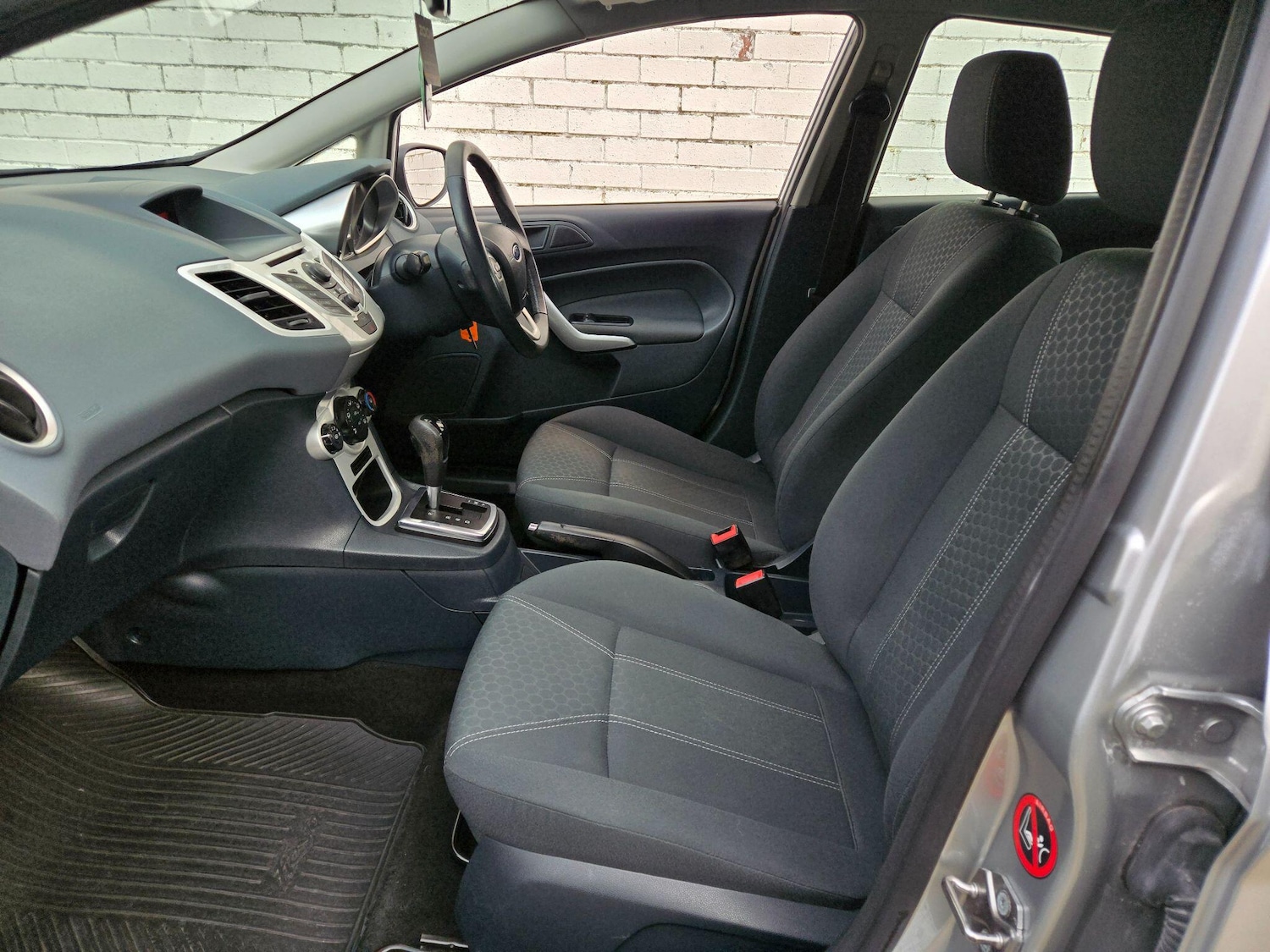 Used Ford Fiesta 2010 for sale - 77279471: Photo 32