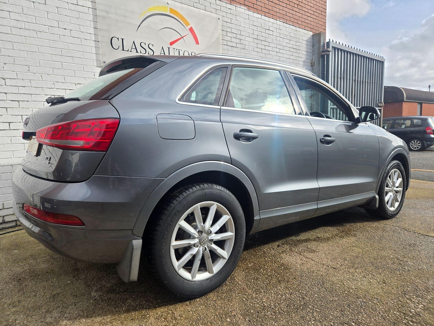 Used Audi Q3 2013 for sale - 77633402: Photo 11
