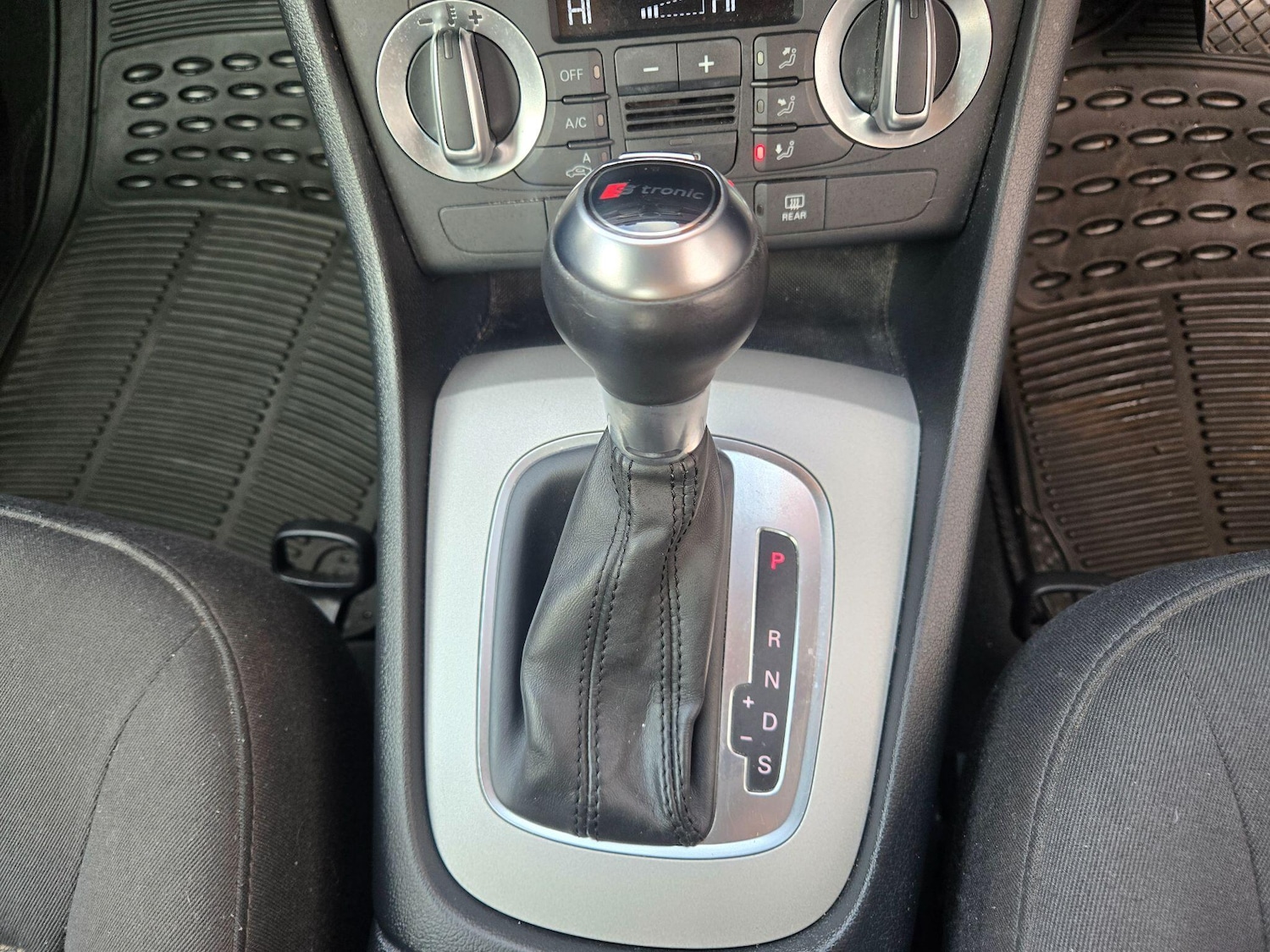 Used Audi Q3 2013 for sale - 77633402: Photo 14