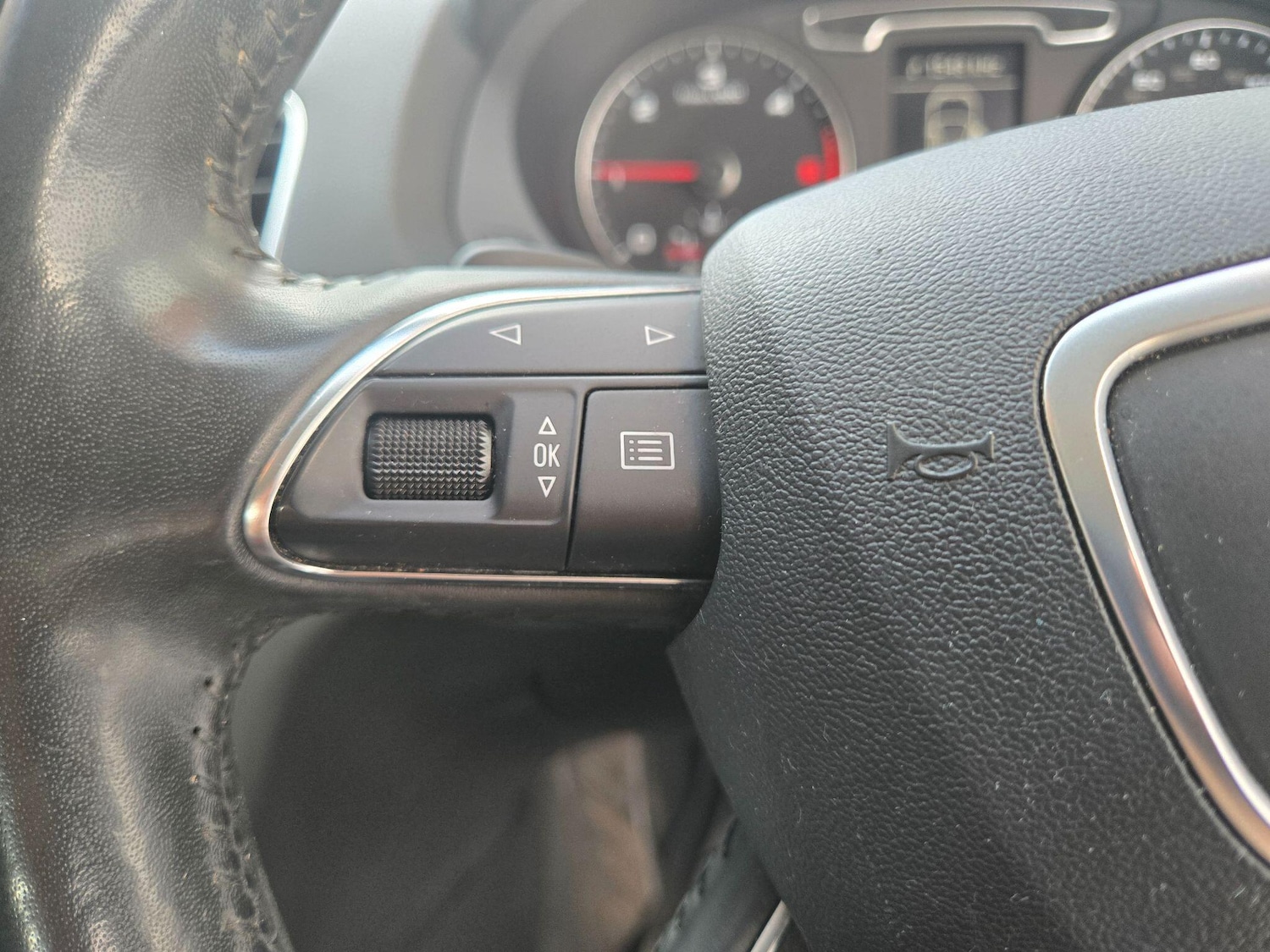 Used Audi Q3 2013 for sale - 77633402: Photo 21