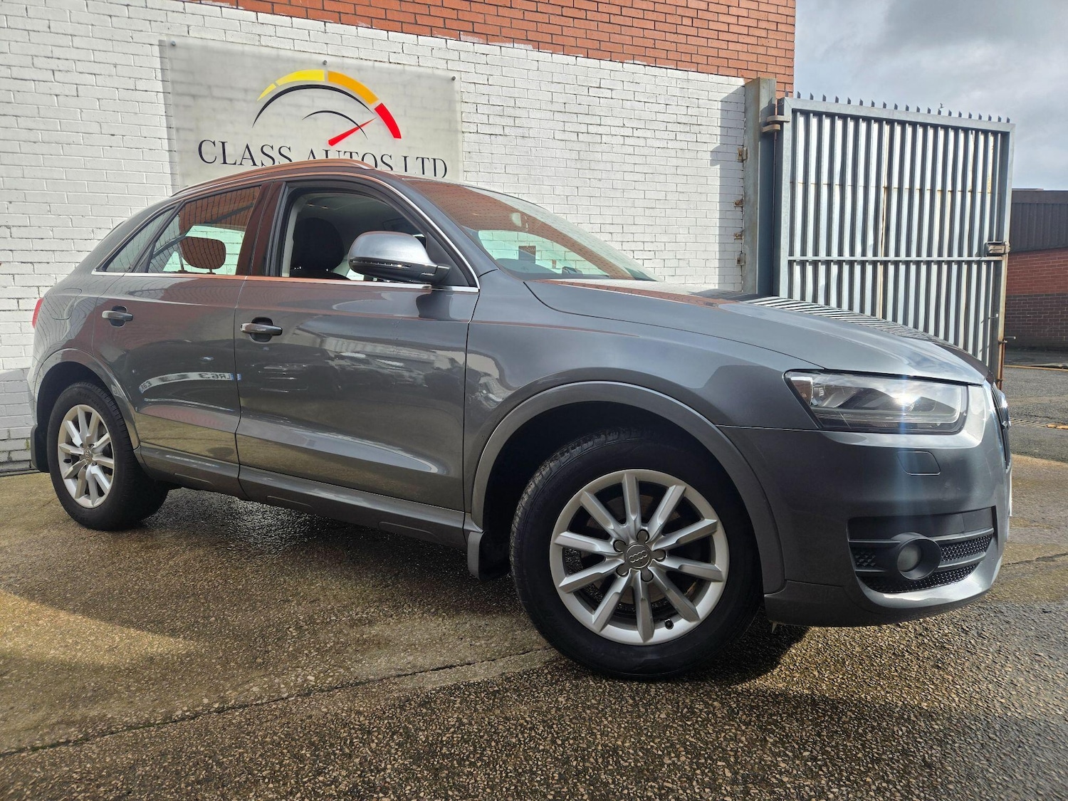 Used Audi Q3 2013 for sale - 77633402: Photo 34