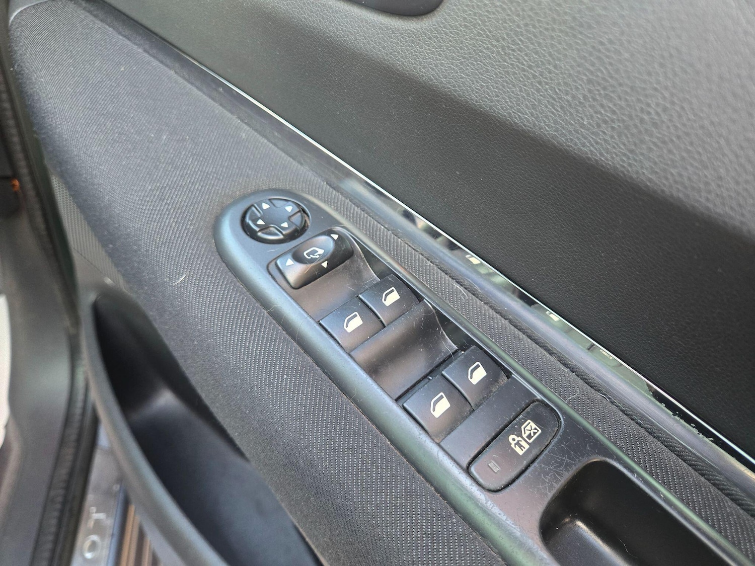 Used Peugeot 3008 2011 for sale - 76513019: Photo 31