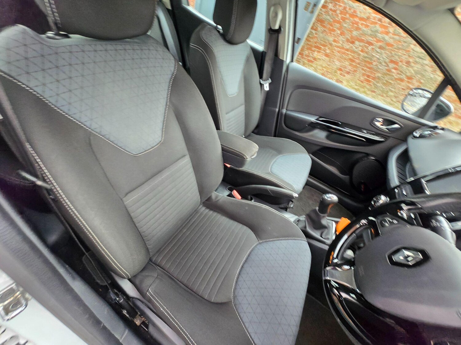 Used Renault Clio 2013 for sale - 76002442: Photo 17