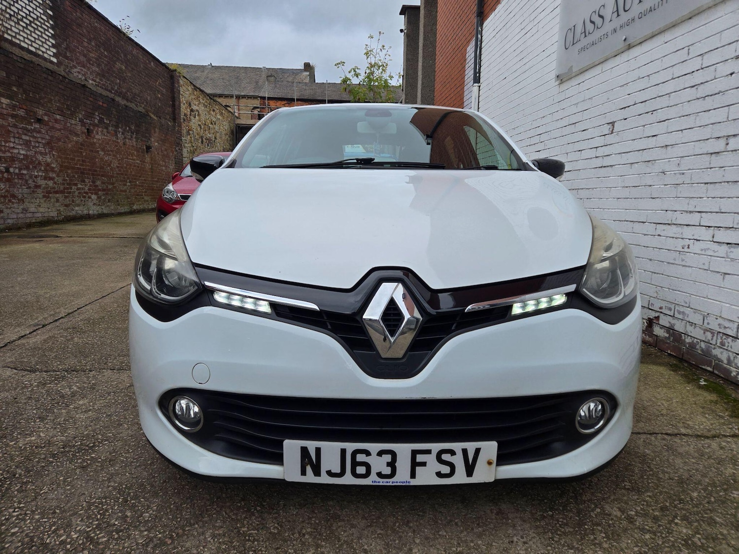 Used Renault Clio 2013 for sale - 76002442: Photo 2