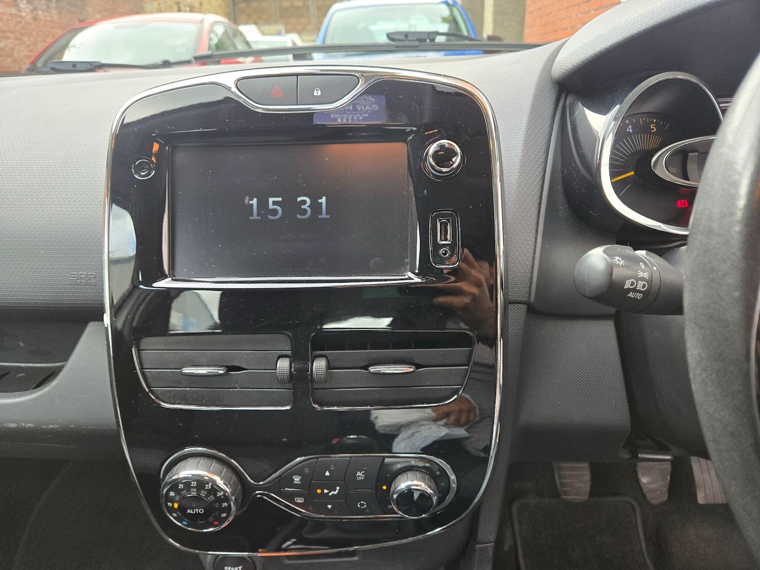 Used Renault Clio 2013 for sale - 76002442: Photo 23