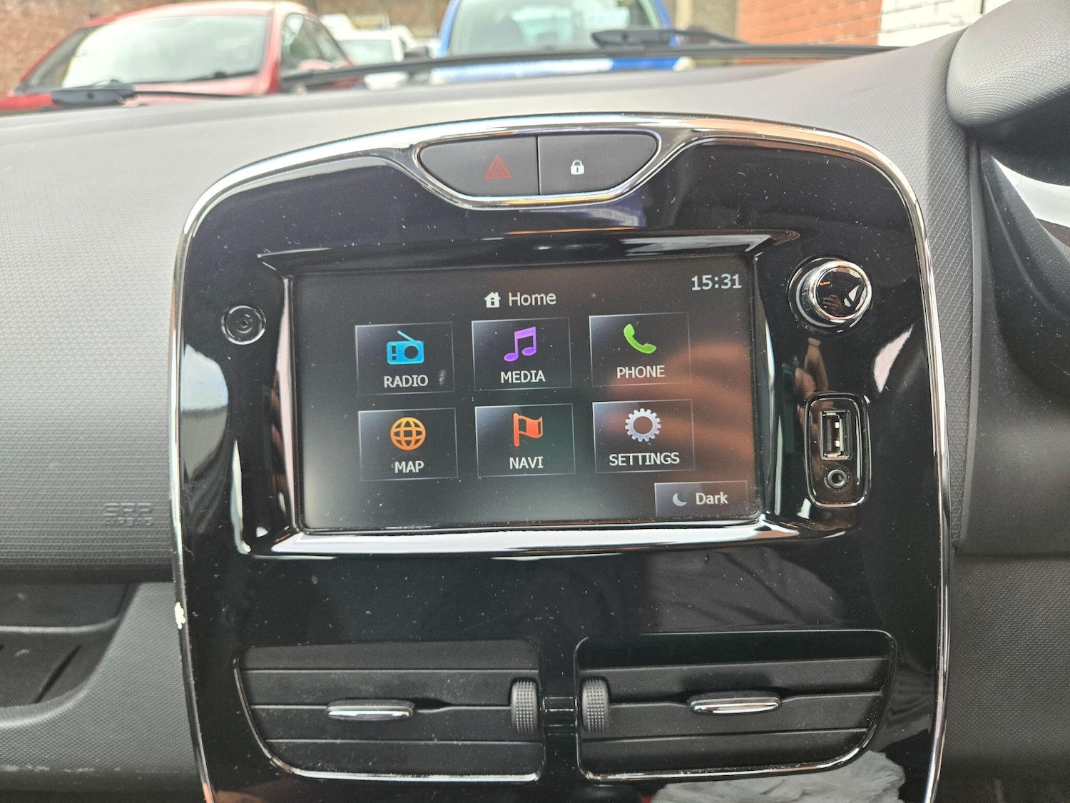 Used Renault Clio 2013 for sale - 76002442: Photo 24