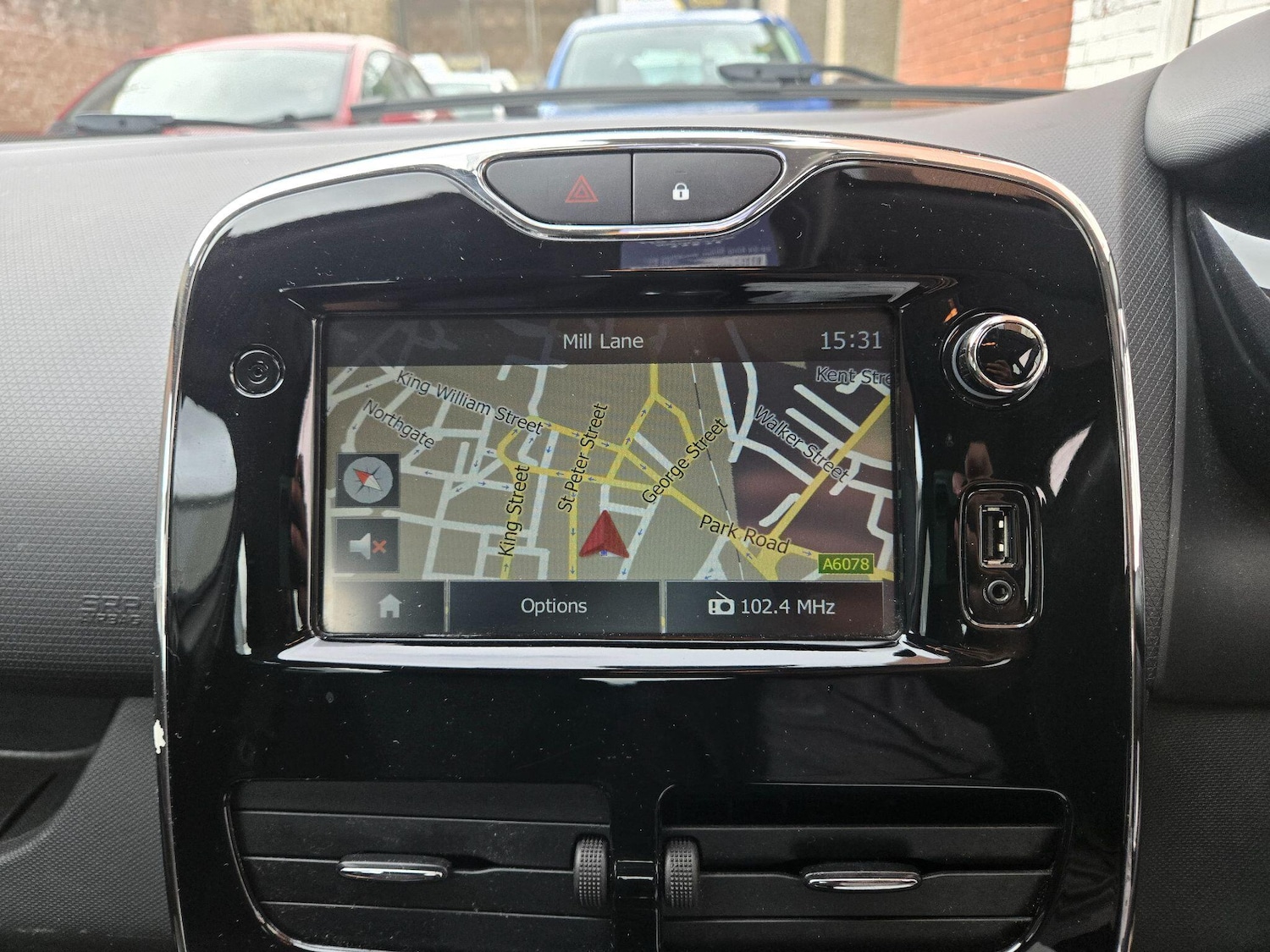 Used Renault Clio 2013 for sale - 76002442: Photo 25