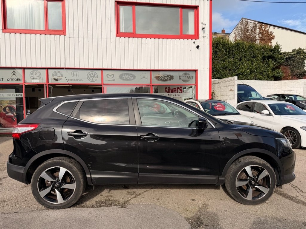 Used Nissan Qashqai 2016 for sale - 77890879: Photo 2