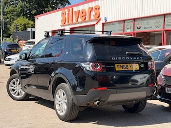 Used Land Rover Discovery Sport 2018 for sale - 79300593: Photo