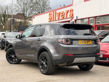Used Land Rover Discovery Sport 2016 for sale - 77660218: Photo