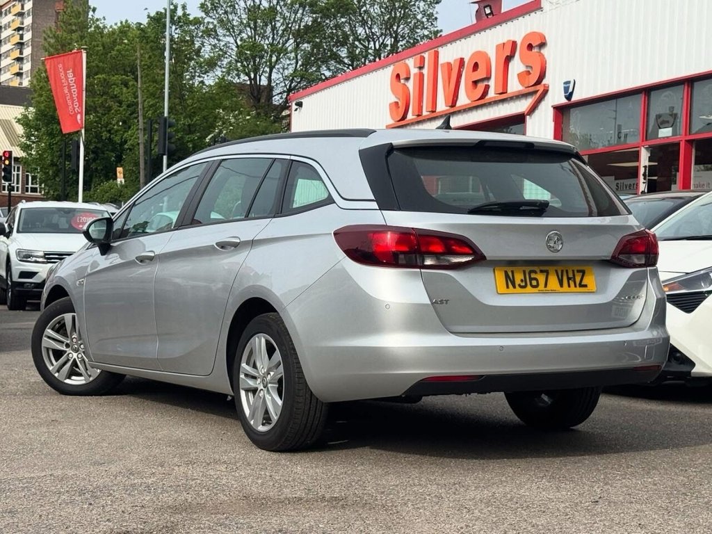 Used Vauxhall Astra 2017 for sale - 76486525: Photo 2
