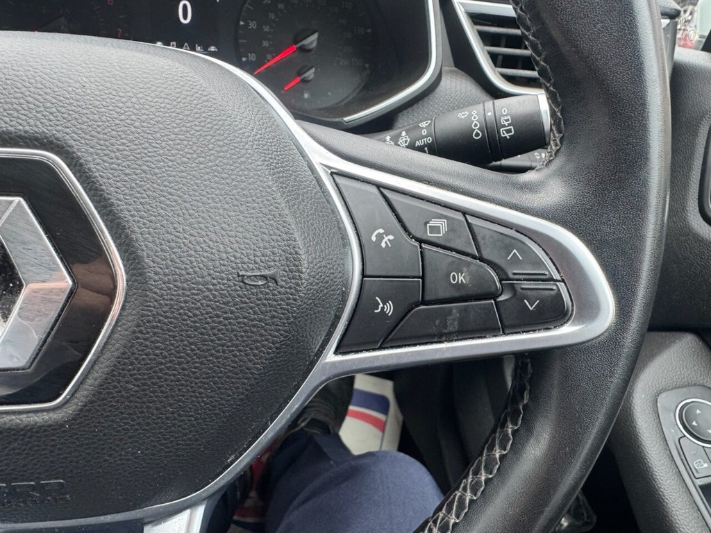 Used Renault Clio 2021 for sale - 76486529: Photo 11