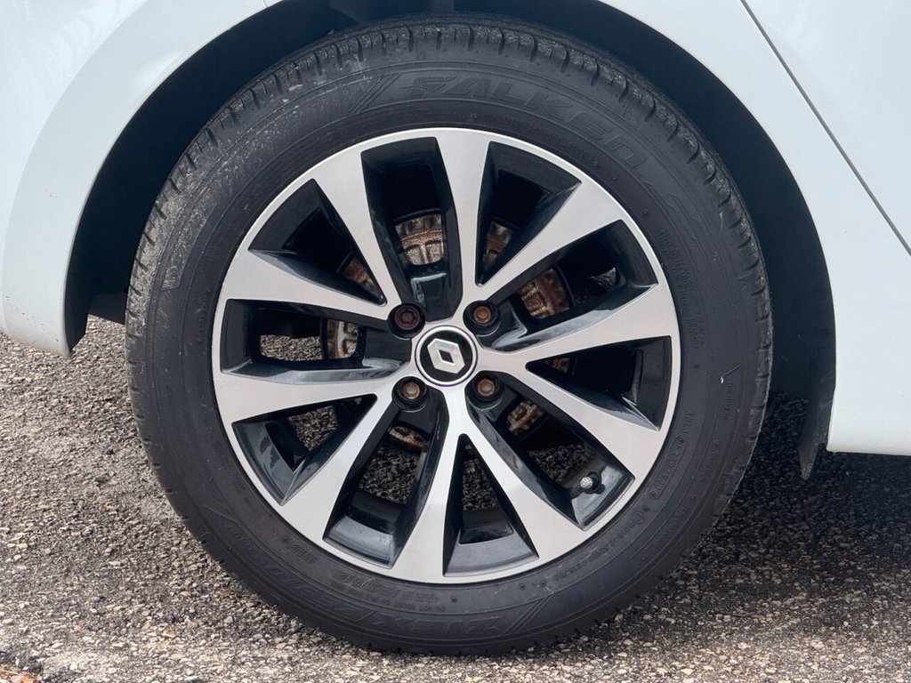 Used Renault Clio 2021 for sale - 76486529: Photo 4