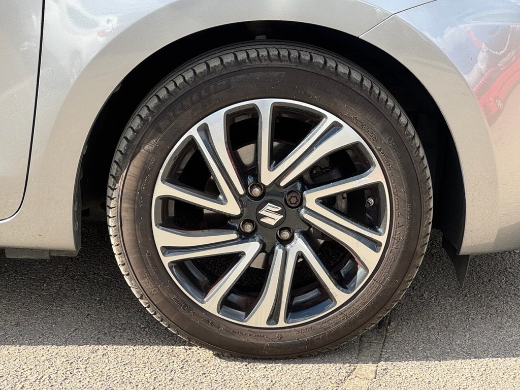 Used Suzuki Swift 2021 for sale - 76934726: Photo 4