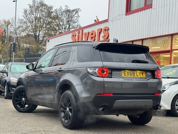 Used Land Rover Discovery Sport 2018 for sale - 76509931: Photo