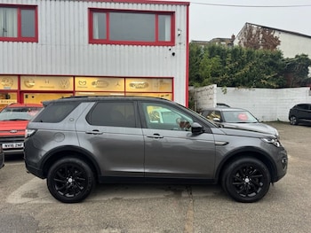 Used Land Rover Discovery Sport 2018 for sale - 76509931: Photo