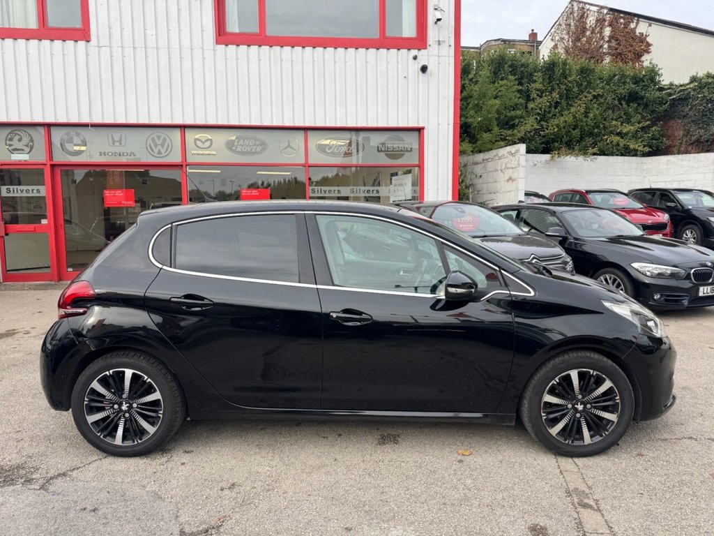 Used Peugeot 208 2019 for sale - 76486536: Photo 3