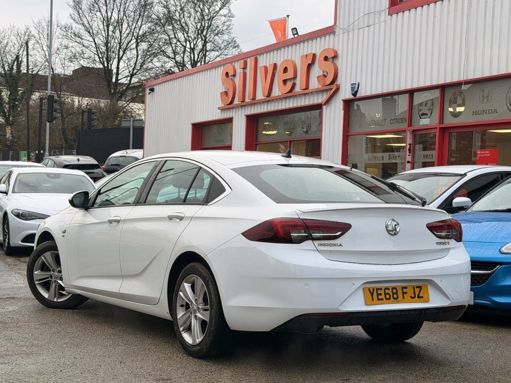 Used Vauxhall Insignia 2019 for sale - 77153602: Photo 2