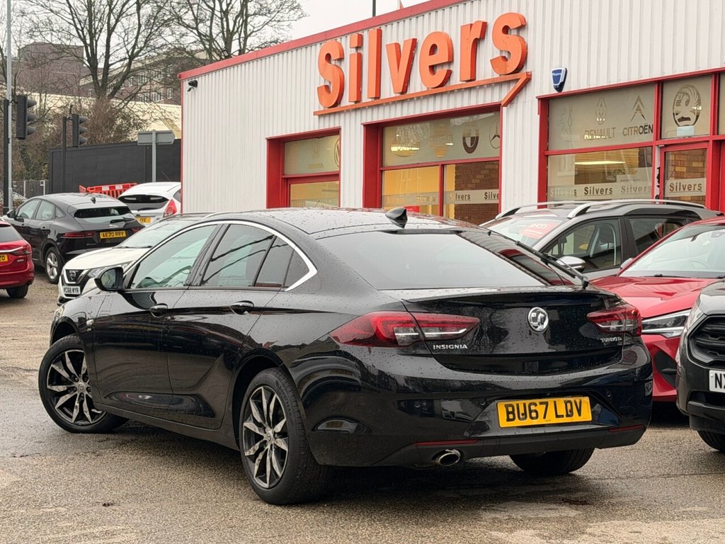 Used Vauxhall Insignia 2017 for sale - 77436813: Photo 2