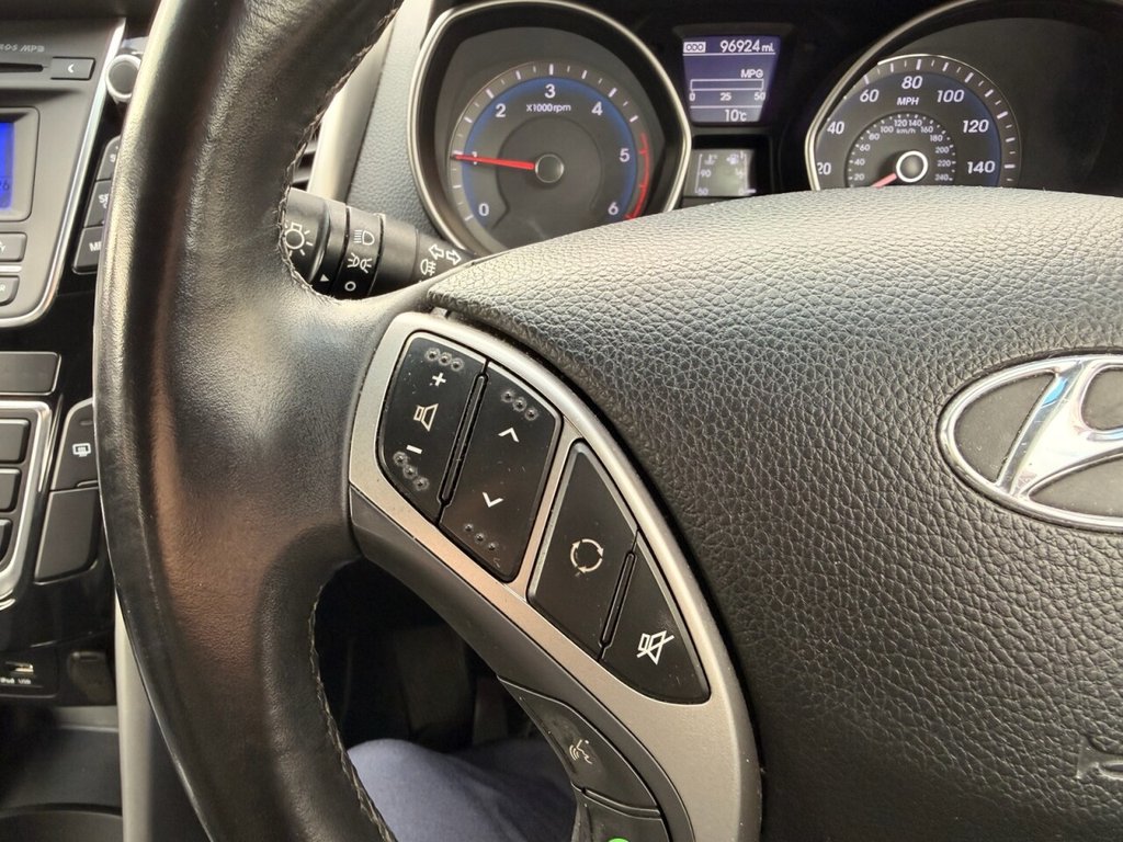 Used Hyundai i30 2015 for sale - 77835068: Photo 9