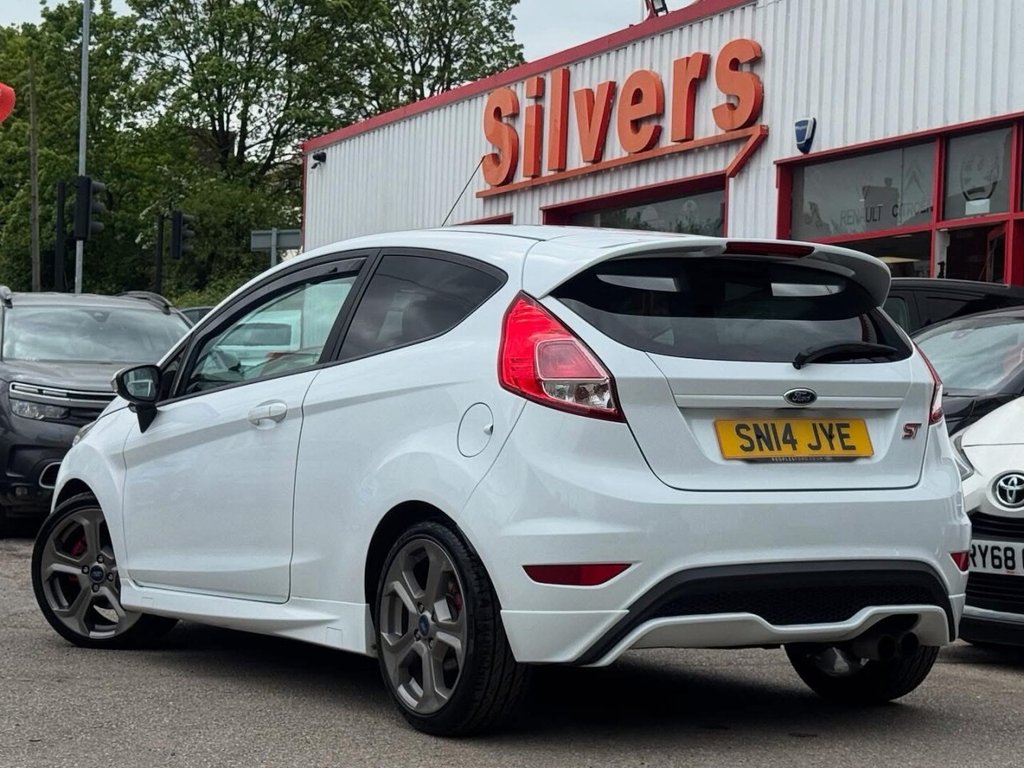 Used Ford Fiesta 2014 for sale - 77199927: Photo 2