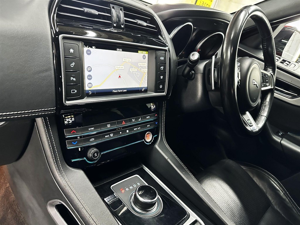 Used Jaguar F-Pace 2017 for sale - 77401661: Photo 21