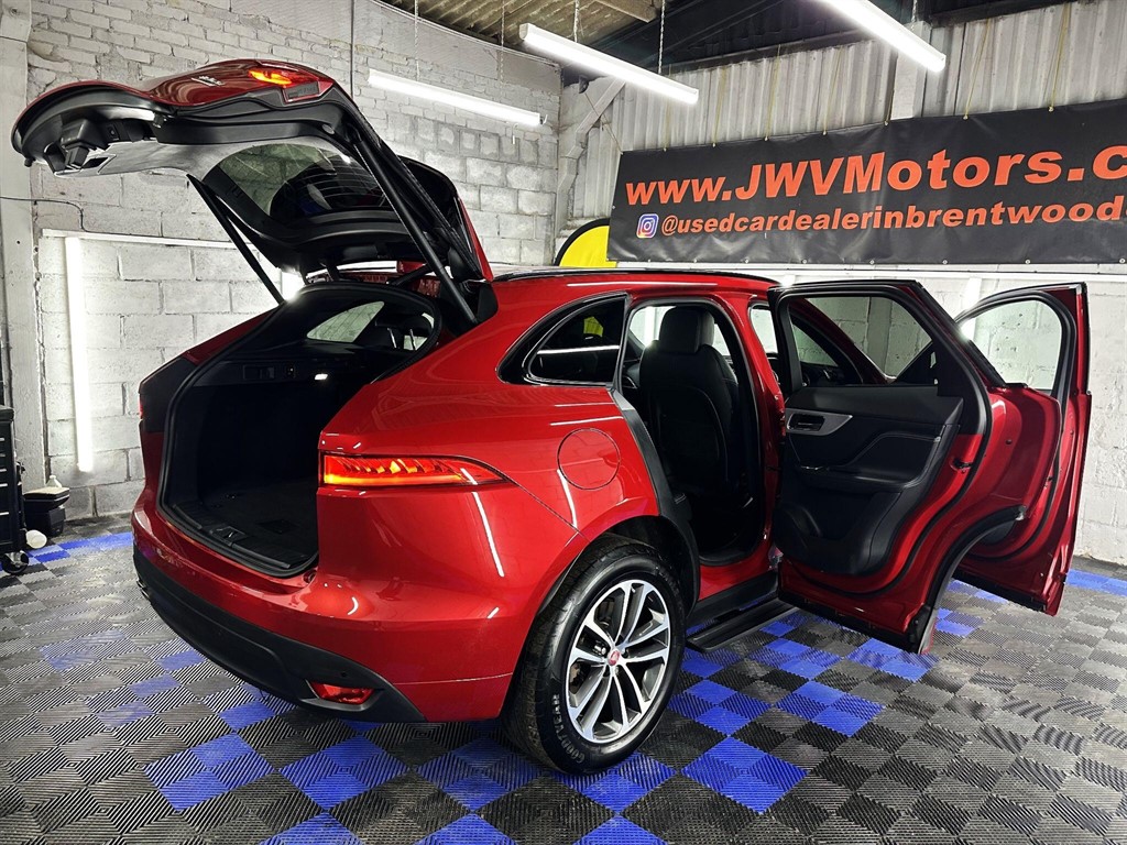 Used Jaguar F-Pace 2017 for sale - 77401661: Photo 32