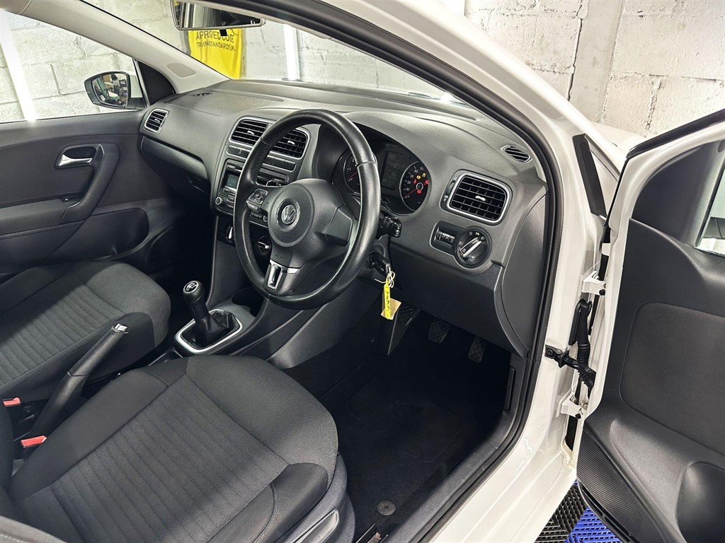 Used Volkswagen Polo 2011 for sale - 77797878: Photo 24