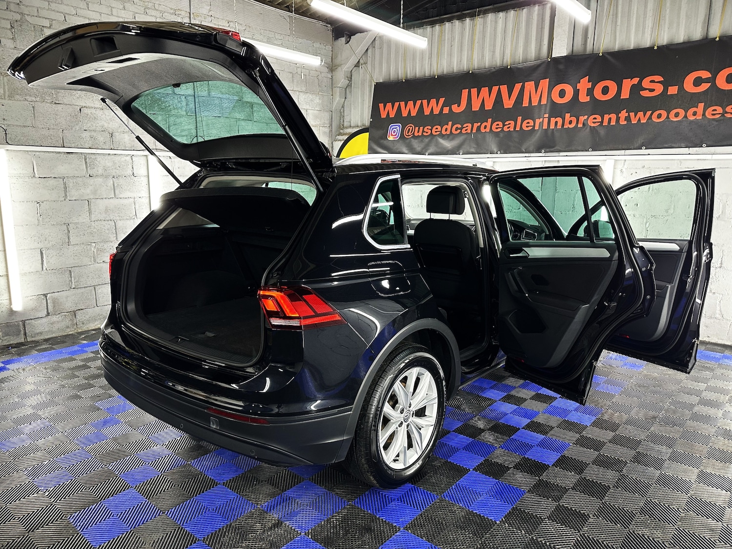 Used Volkswagen Tiguan 2016 for sale - 76593611: Photo 31