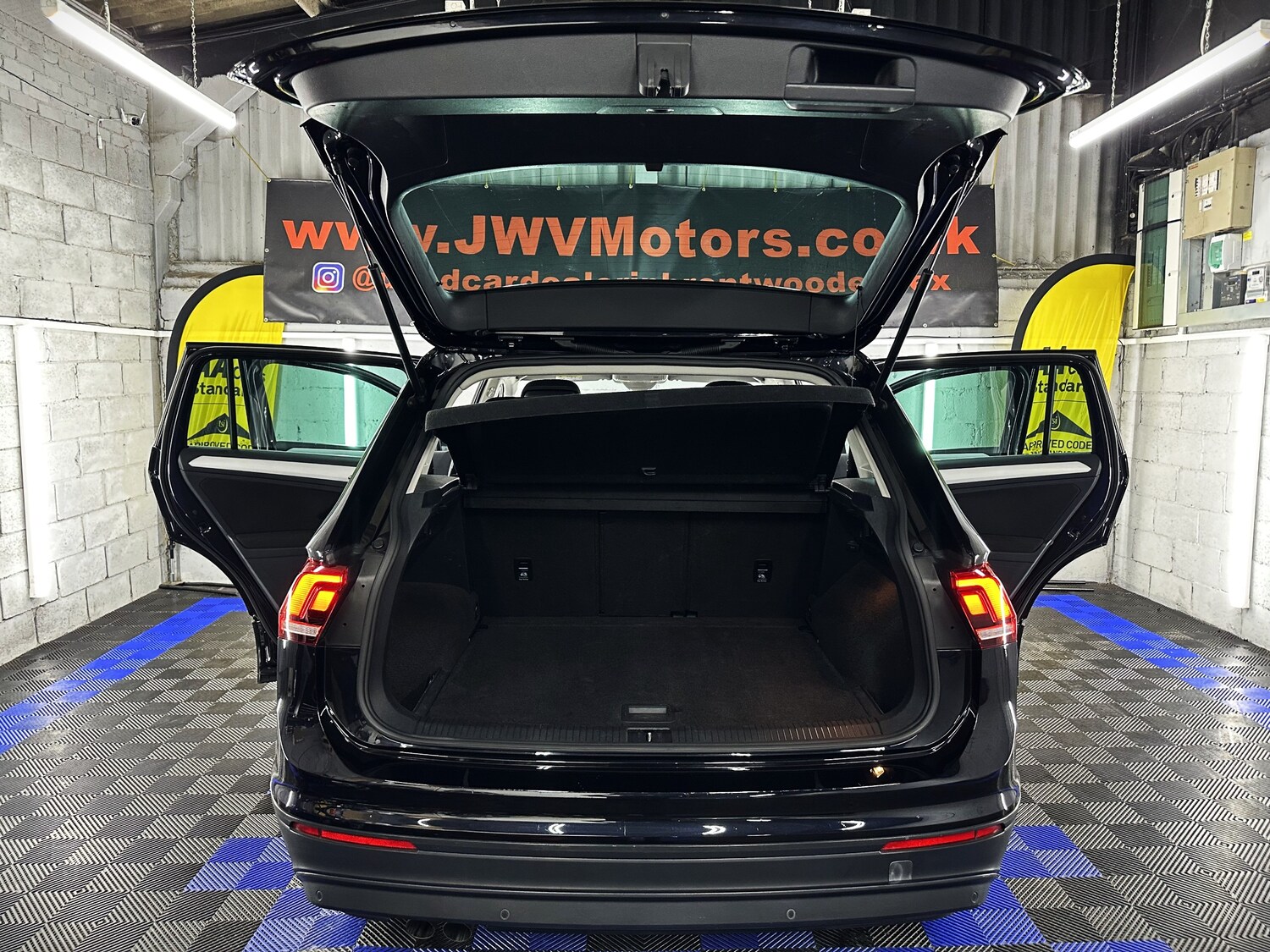 Used Volkswagen Tiguan 2016 for sale - 76593611: Photo 32