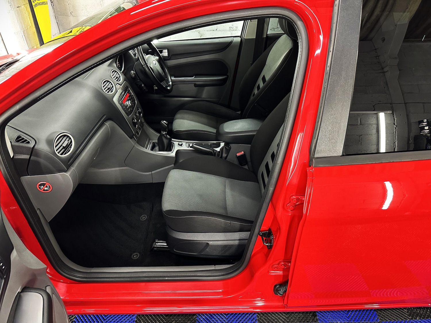 Used Ford Focus 2010 for sale - 76961862: Photo 17