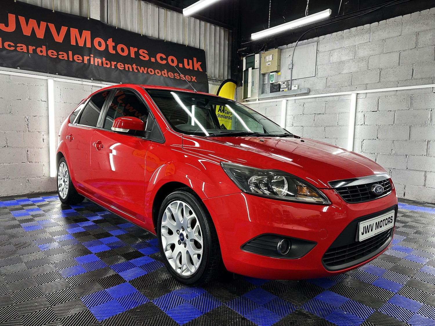 Used Ford Focus 2010 for sale - 76961862: Photo 2