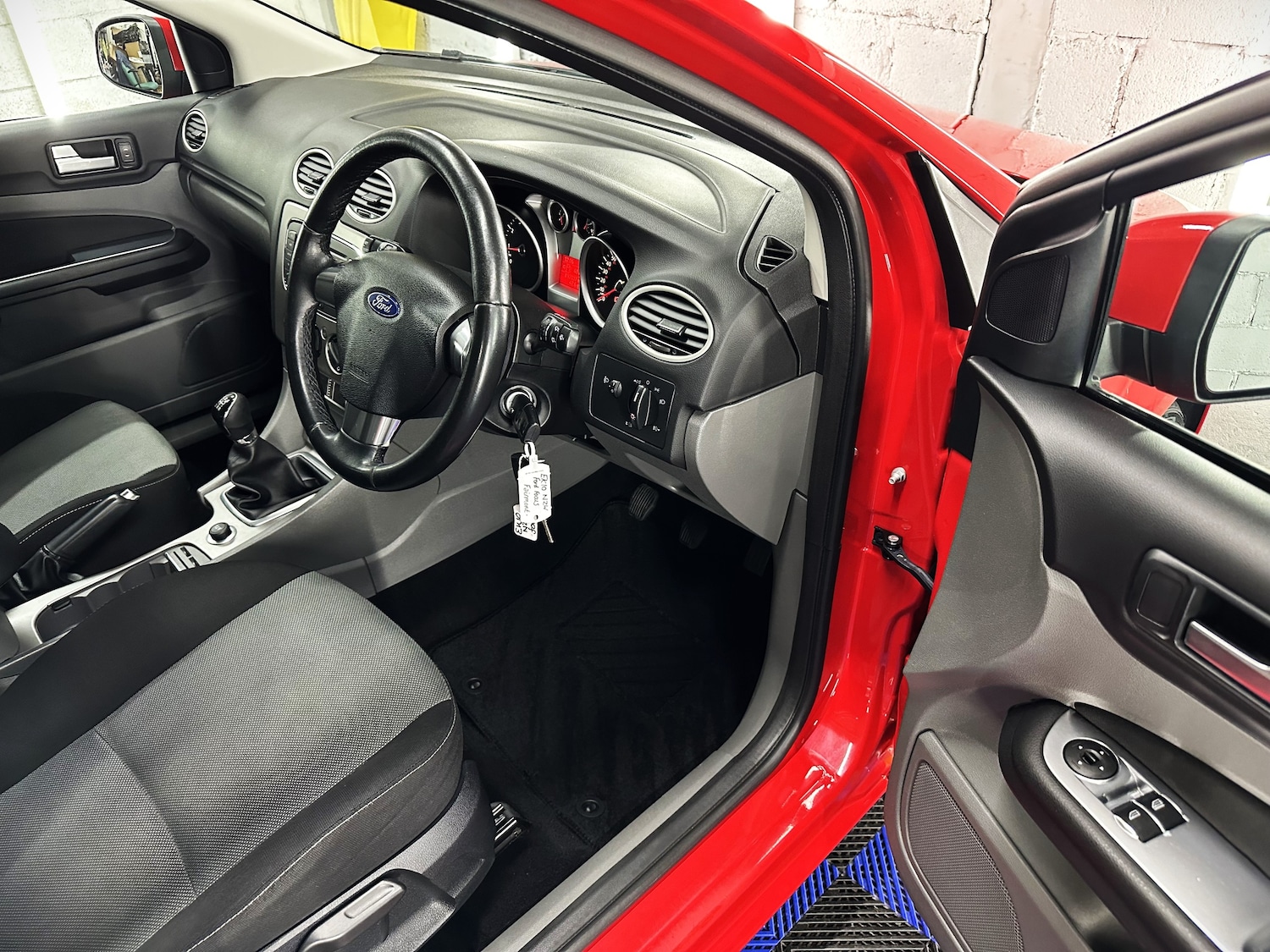 Used Ford Focus 2010 for sale - 76961862: Photo 24